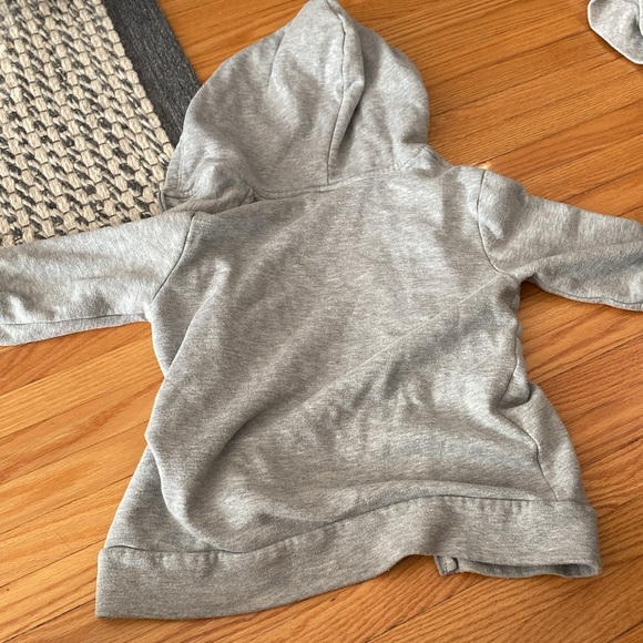 Gray puma zip up sweated size 8-9 - Picture 7 of 7